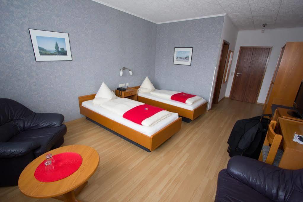 Hotel Sonnenkeller Neu-Ulm Eksteriør billede